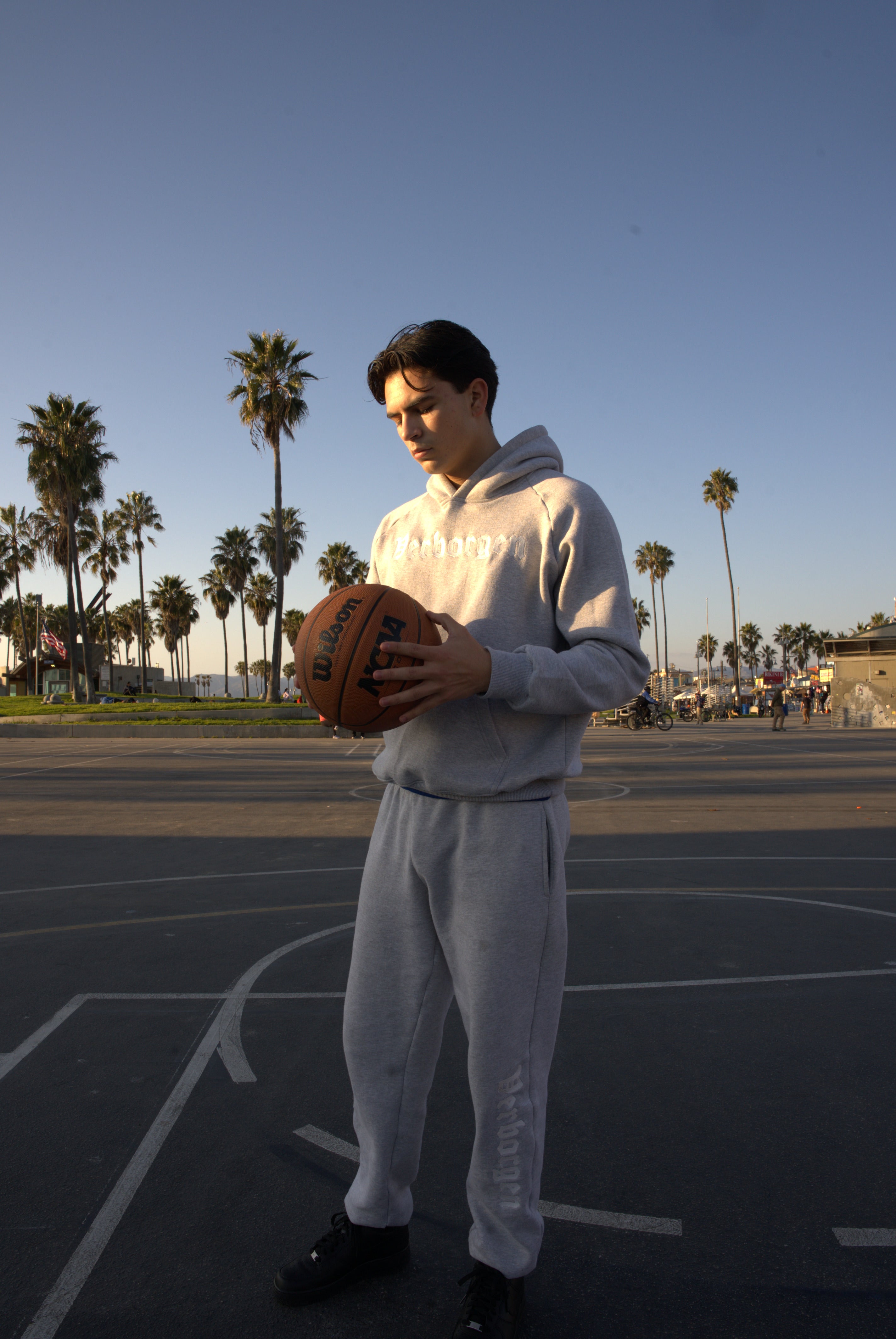 Sweat à capuche brodé 2 tons - Noir/Gris