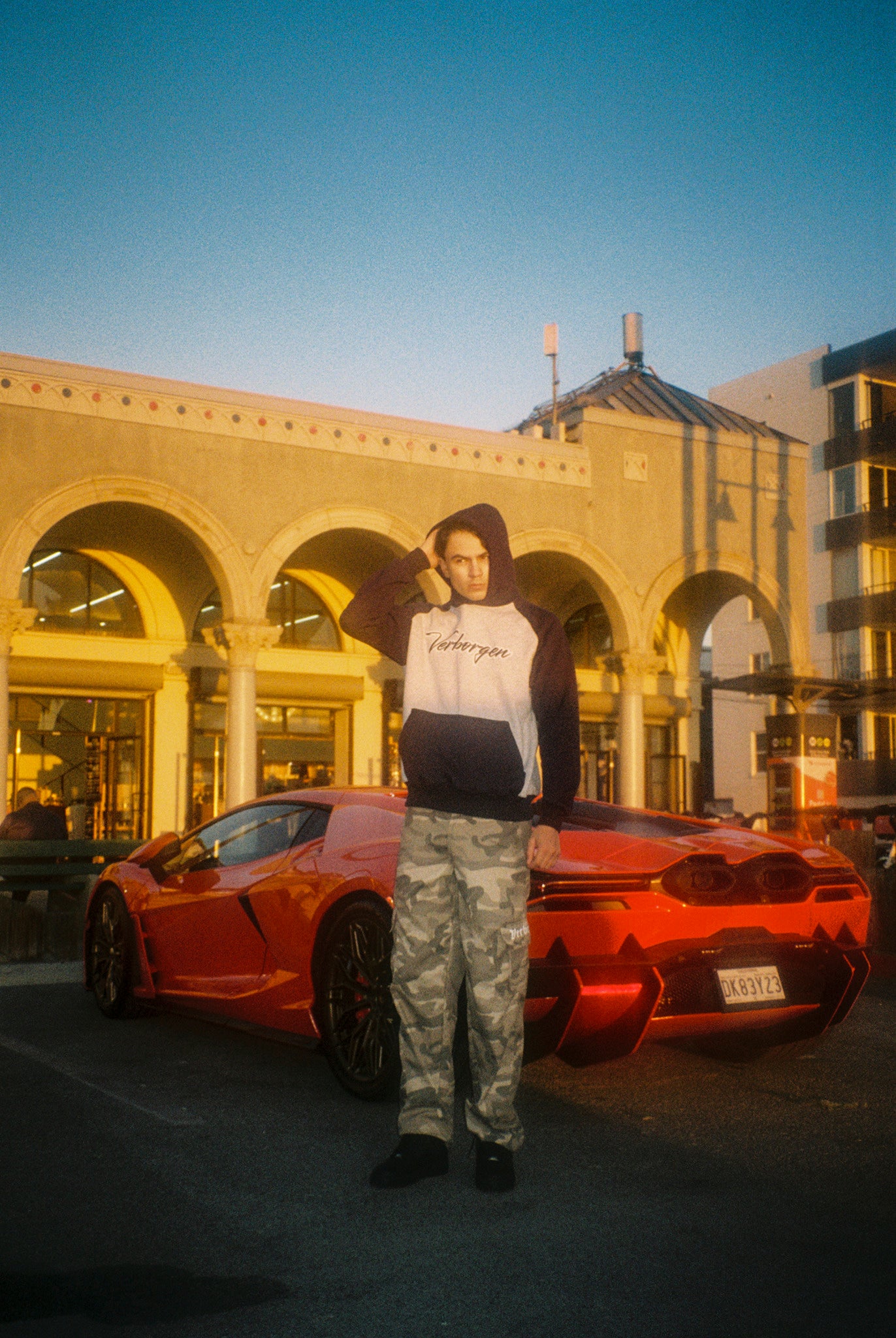 Sweat à capuche brodé 2 tons - Noir/Gris