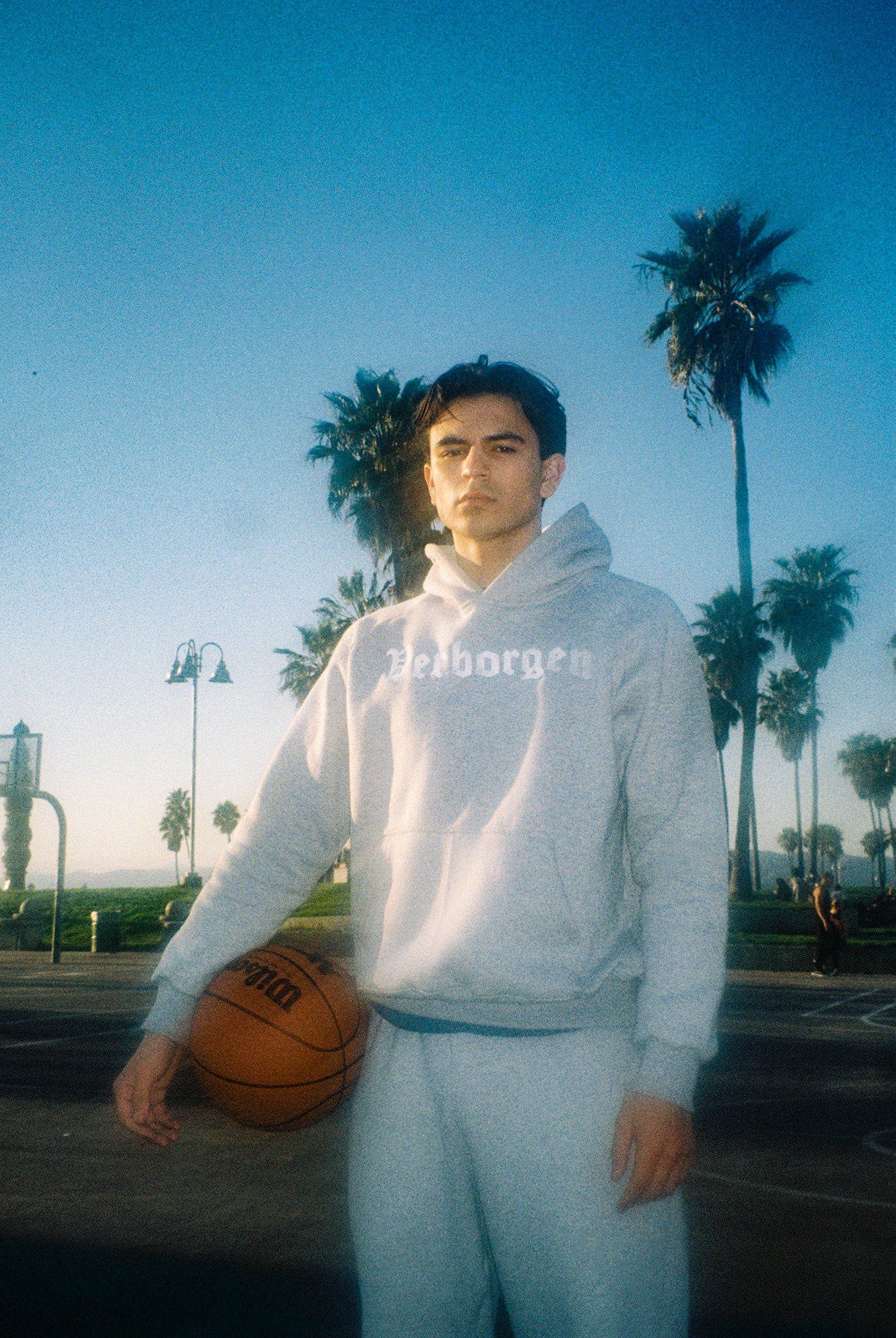 Sweat à capuche brodé 2 tons - Noir/Gris