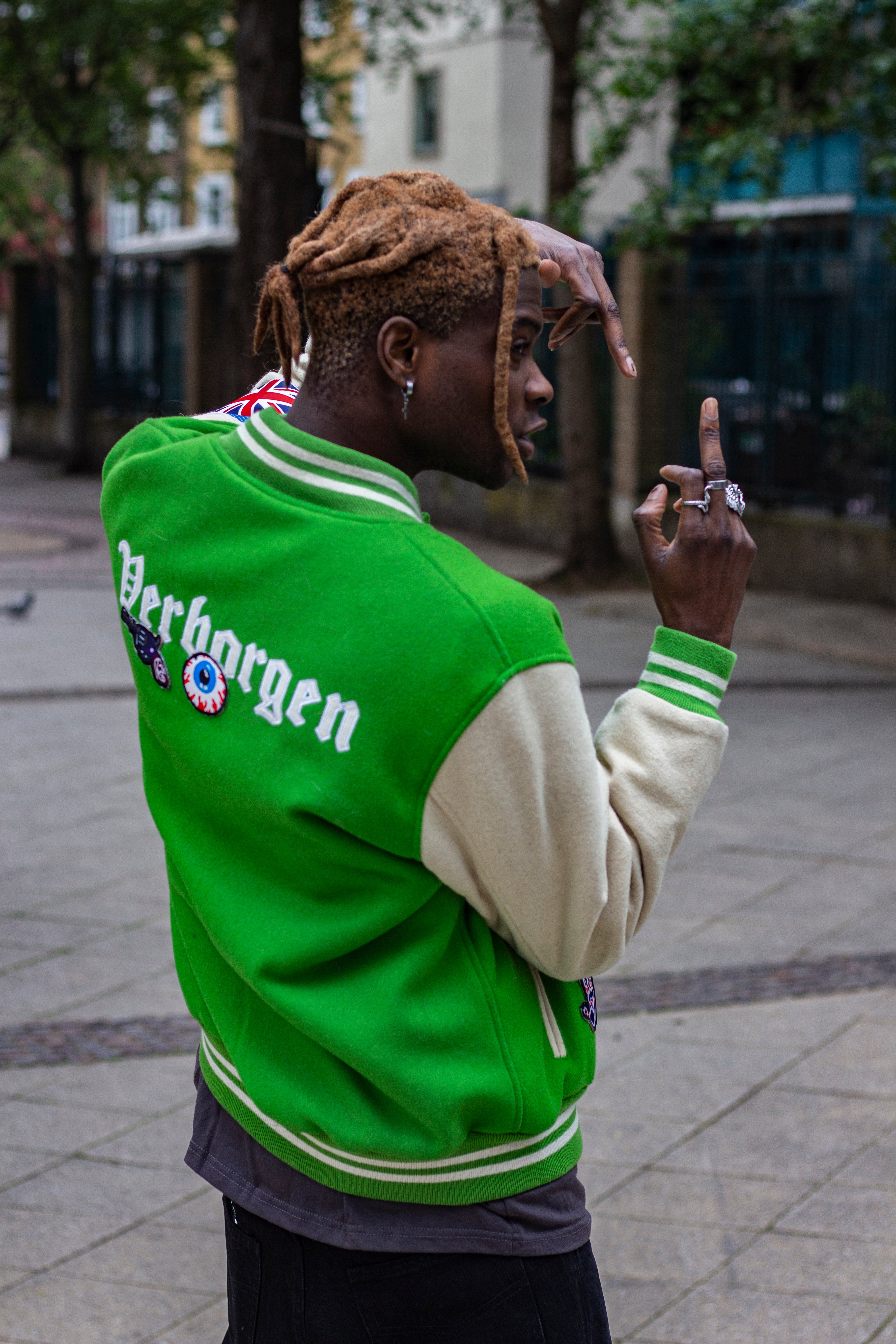 Veste universitaire à patch brodé